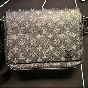 Louis Vuitton Monogram Messenger Bag